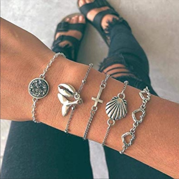 Jewelry - Set of 5 bracelets